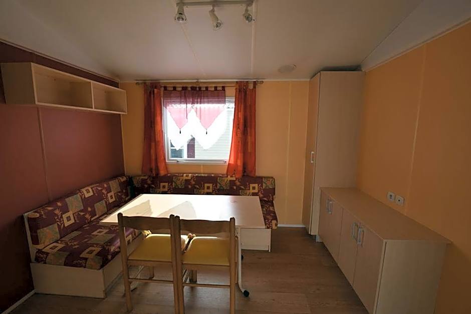 Sabiñanigo Camp & Hotel