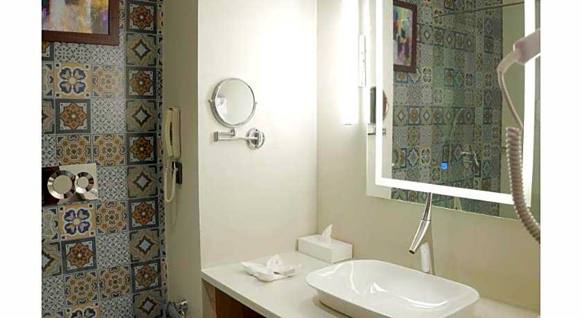 Golden Tulip Chandigarh - Panchkula