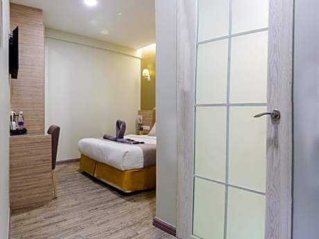 Superior Queen Room