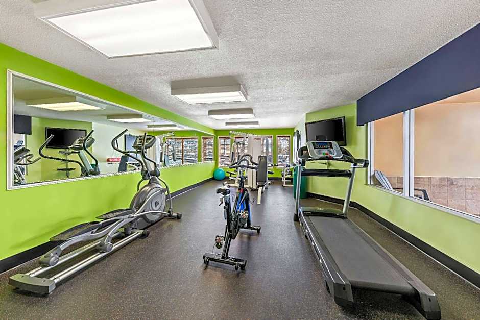 Wingate by Wyndham Calgary South