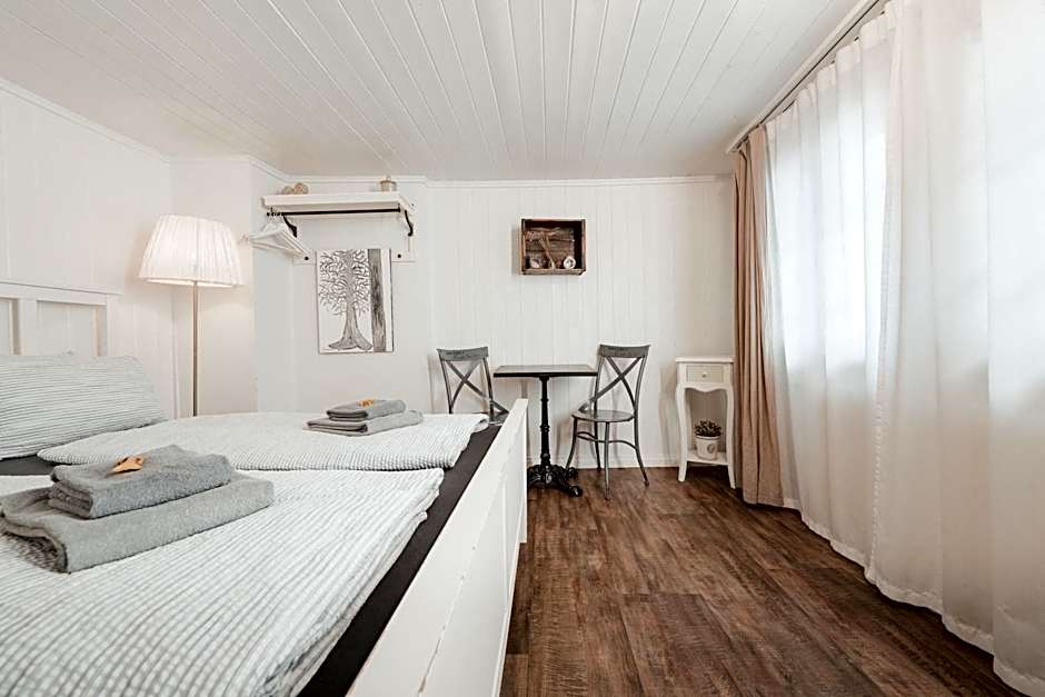 No8 Boutique Hotel - self check in