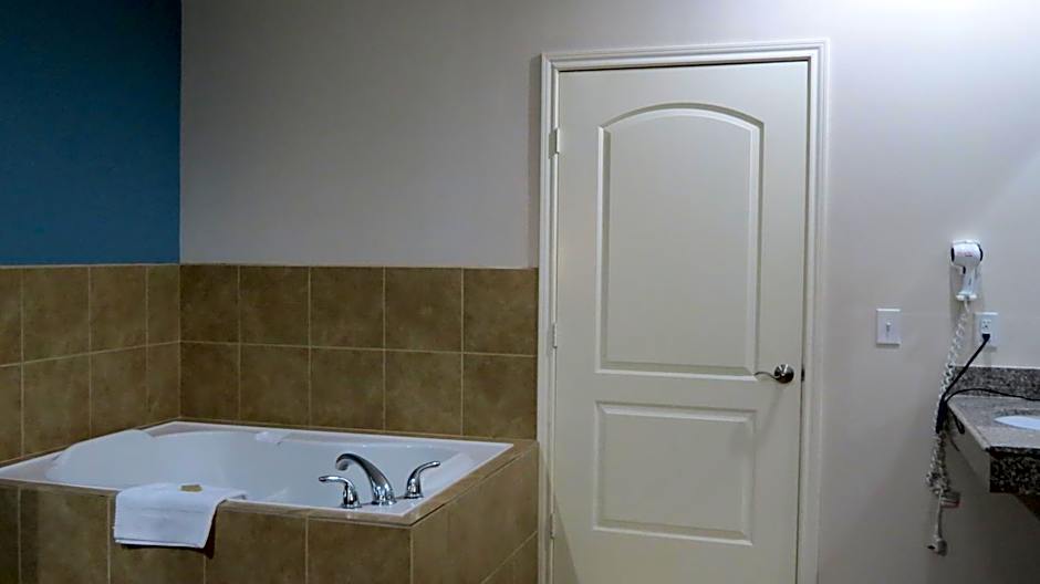 Super 8 by Wyndham Houston North I-45