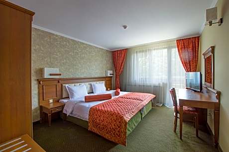 Two-Bedroom Apartment with Balcony