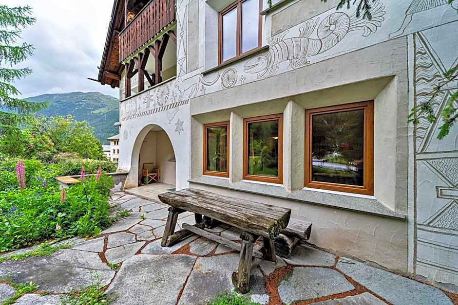 Chesa Tussilago - La Punt-Chamues-ch