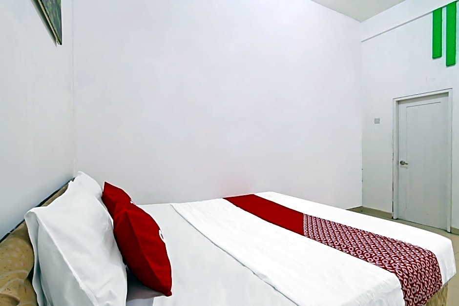 OYO Life 91957 Hotel Roda Mas 2