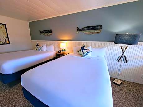 Double Queen Mobility Access with Roll-in Shower