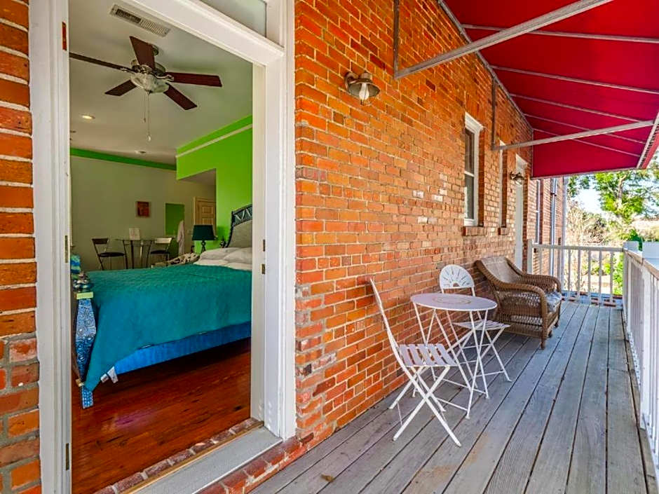 The Front Street Inn