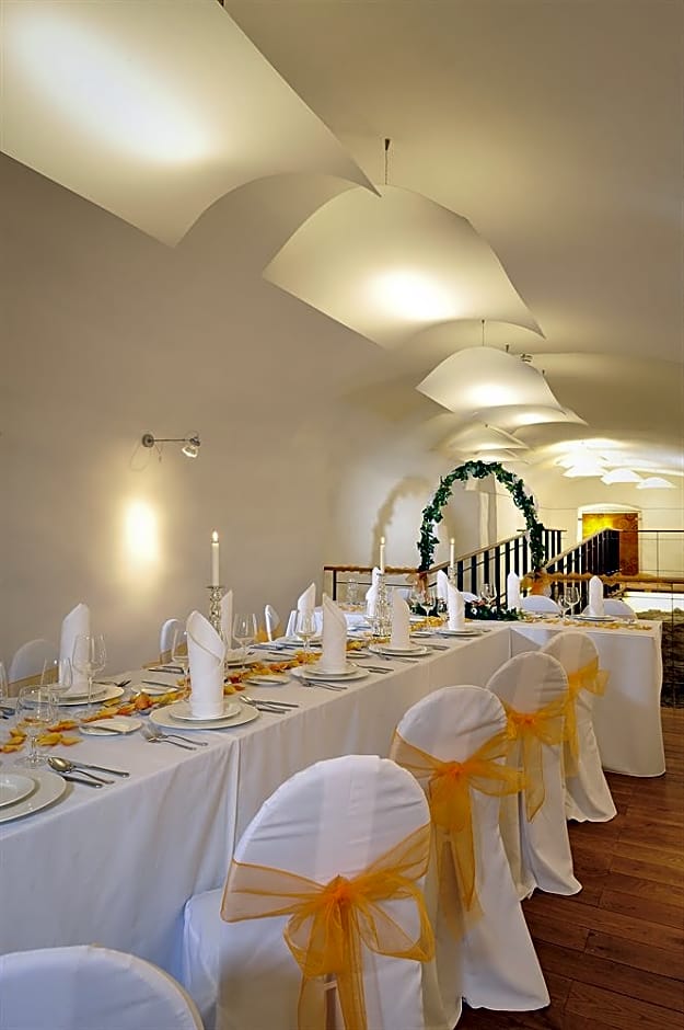 Golden Angel Suites by Adrez