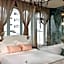 THE LUNA - Boutique Hotel
