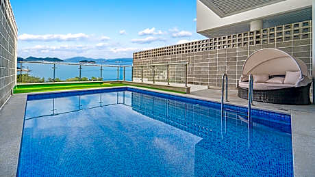 Yeosu Liposo Poolvilla