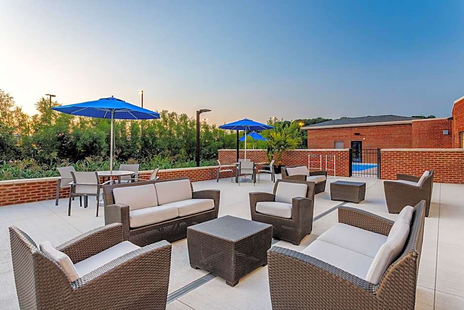 Holiday Inn Express Hotel & Suites Lancaster By IHG