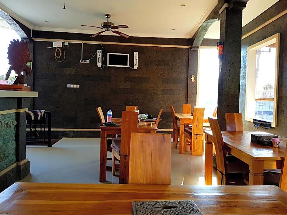 Amed Romance House