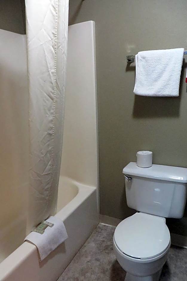 Super 8 by Wyndham Macomb