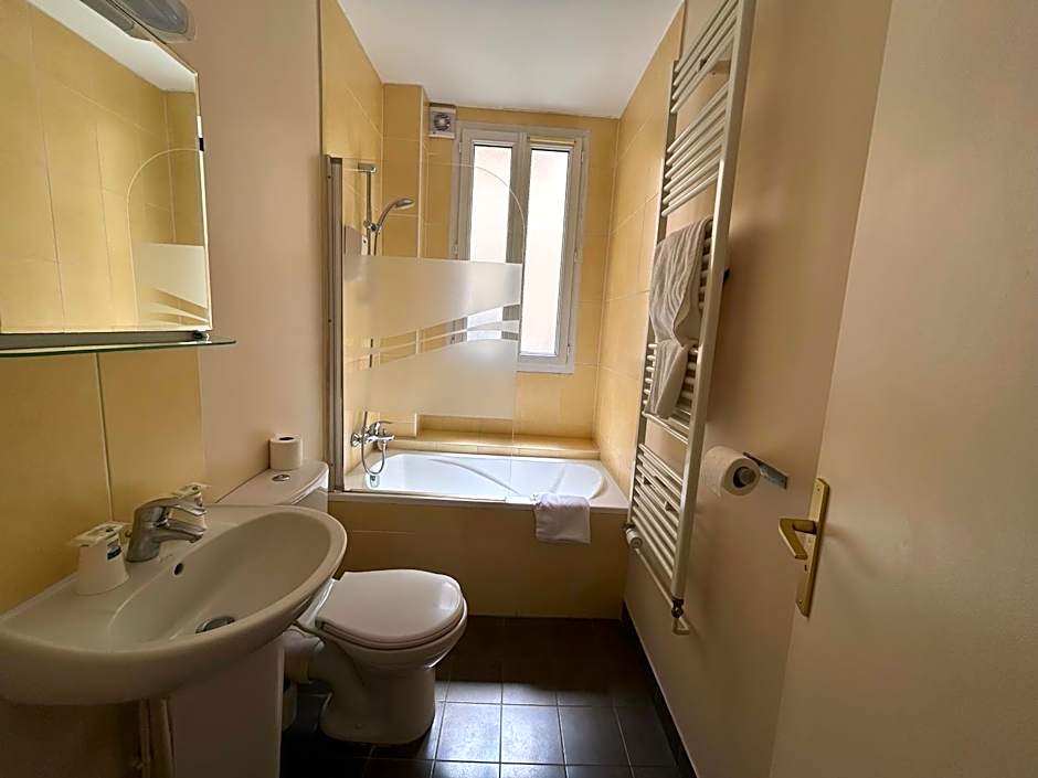 Hotel des Bains à 10 min de Paris