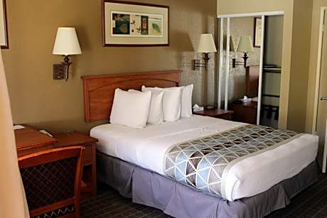 Queen Room - Disability Access - Smoking