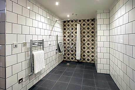 Standard King Room - Accessible