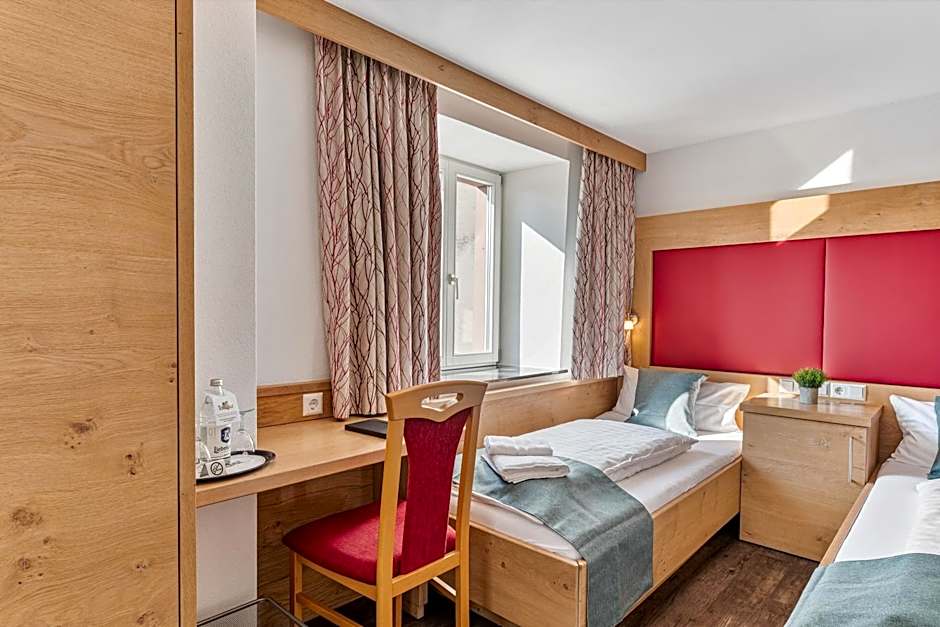 Landhotel Schwarzer Adler - Self Check In