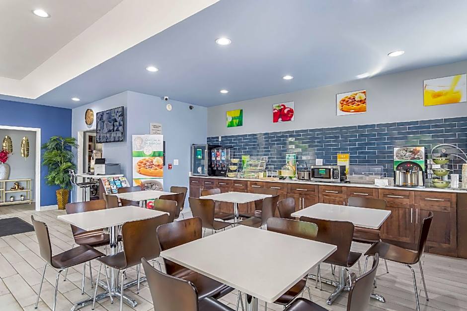 Quality Inn & Suites Suffolk West