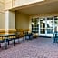 La Quinta Inn & Suites by Wyndham DFW Airport South/Irving