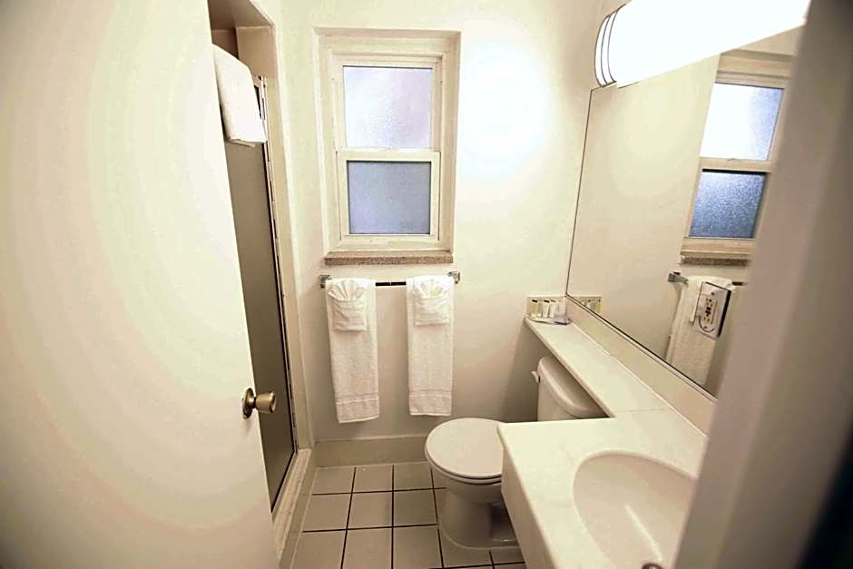 Travelodge by Wyndham Burbank-Glendale