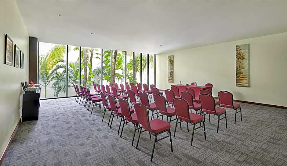 Hyatt Regency Dar es Salaam, The Kilimanjaro