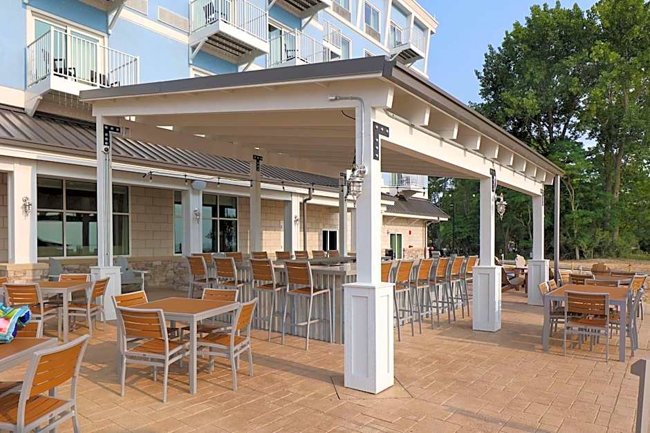 Hampton Inn & Suites Manistee Waterfront