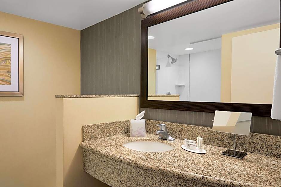 Courtyard by Marriott Newark Downtown