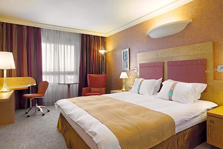 Holiday Inn Athens Attica Av Airport W. By IHG