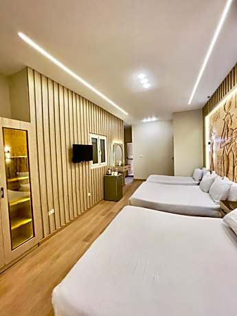 Quadruple Room with Balcony