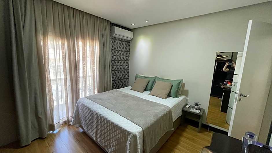 Apto todo climatizado a 5min da Vila Germânica, 3 quartos mais um quarto conjugado, berço e garagem