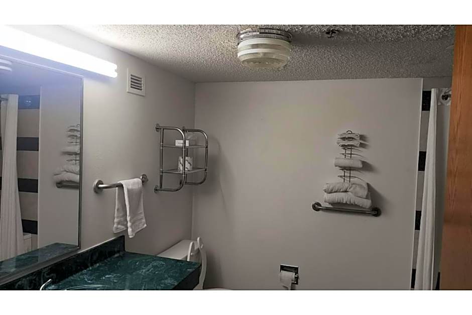 Royal Inn Rockville IN by Hotel O