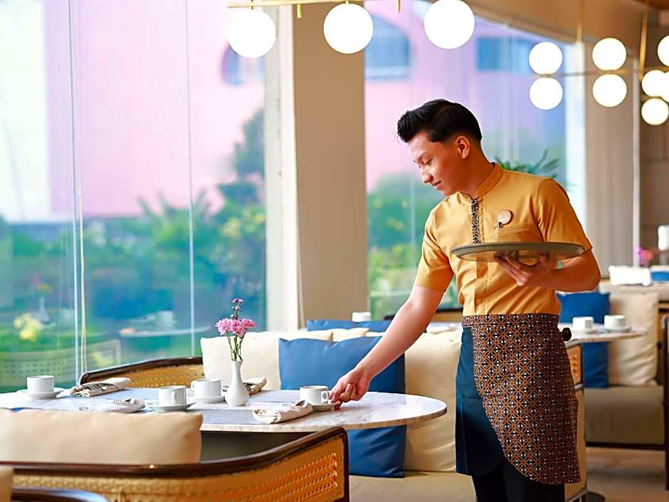 Grand Mercure Solo Baru