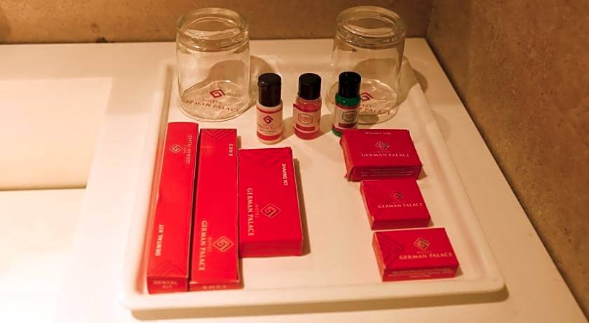 Hotel German Palace, Airport