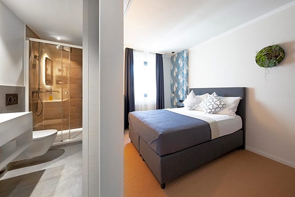 B-Hotel