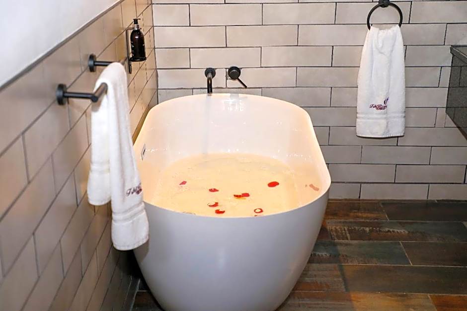 TshiBerry Bed & Breakfast