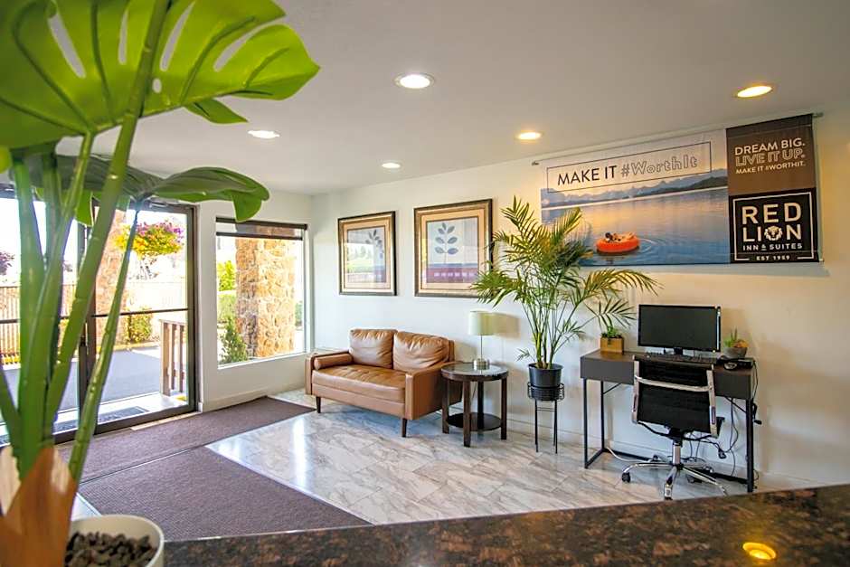 Red Lion Inn & Suites Vancouver