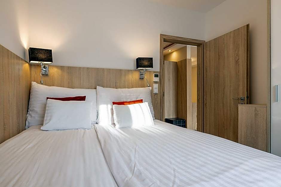 Silver Crown Hotel & Residence, Palace Quarter