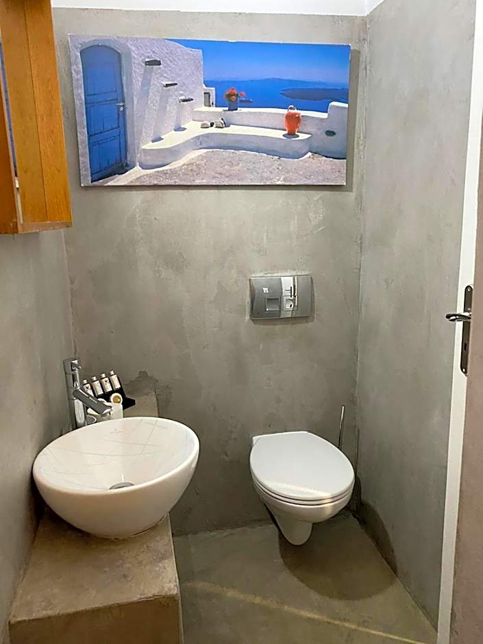 AEGEAN VIEW SEASIDE ROOMS AND STUDIOS KEA