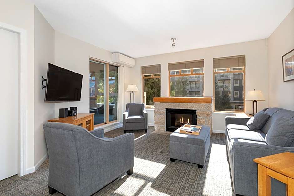 Tyndall Stone Lodge by Whiski Jack