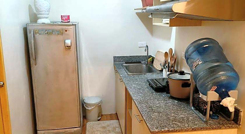 Davao Condo 2BR Pool Wifi Netflix