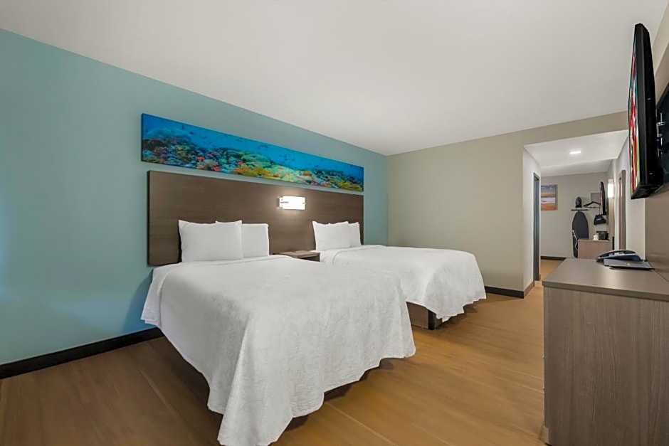 Red Roof PLUS & Suites Virginia Beach - Seaside