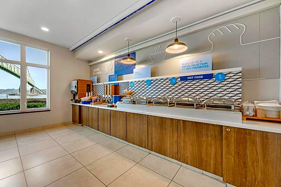 Holiday Inn Express Hotel & Suites Astoria By IHG