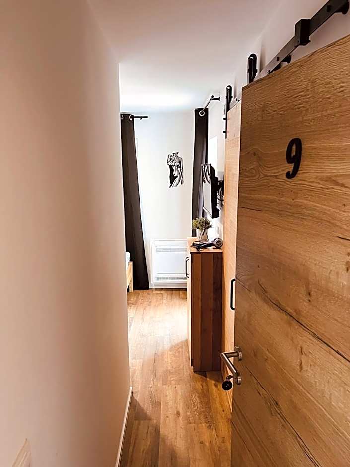 PJagodic Hotel Cerklje - 5min to Airport