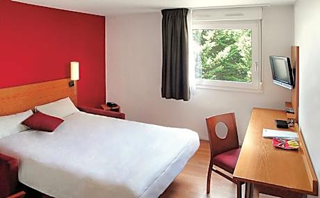 Studio (2 Adults)