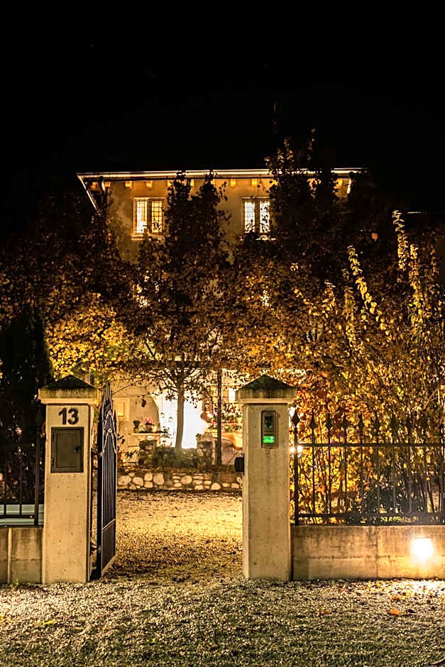 Casa Di Campagna Castello B&B