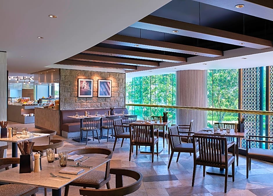 New World Millennium Hong Kong Hotel