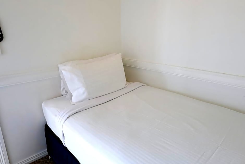 Park Avenue Hotel Motel