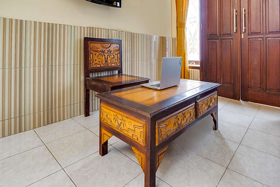 OYO Life 92087 Griya Nurainy