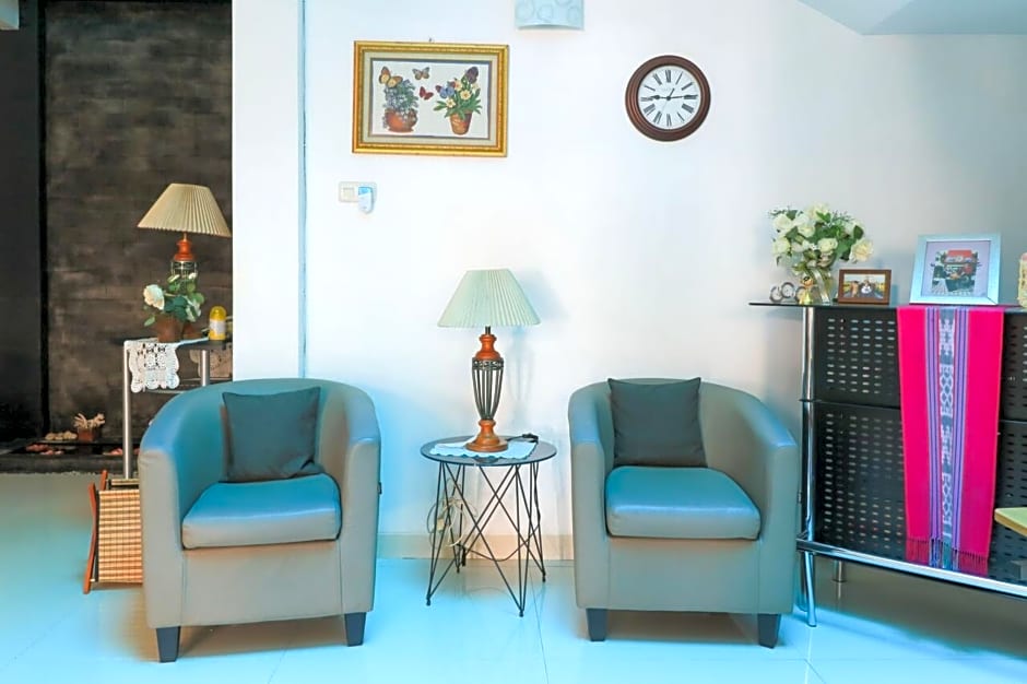 Ge JacMart Homestay Makassar by ZUZU