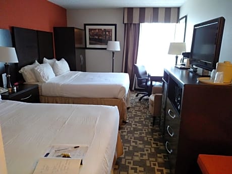 Standard Room with Two Queen Beds